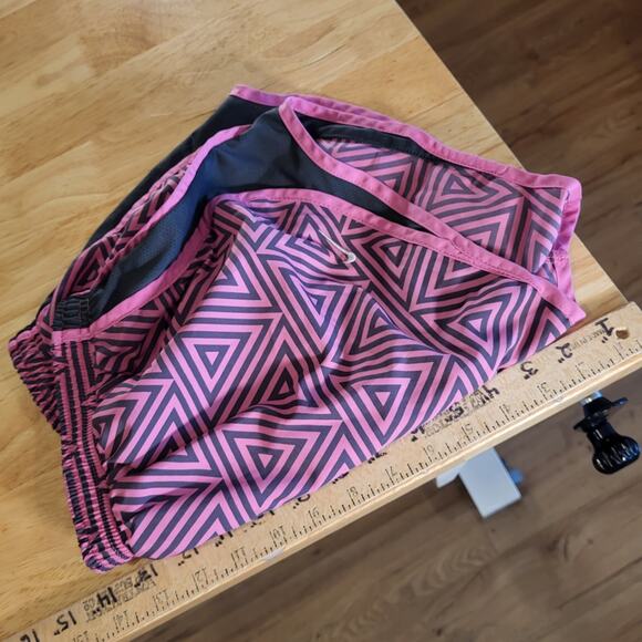 Nike Dri-Fit Pink Geometric  Print Short Athletic Size Medium - Picture 5 of 6